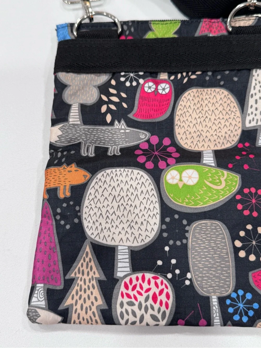 LeSportsac Woodland Fox Owl Print 3 Zip Crossbody Bag EUC Adjustable Strap